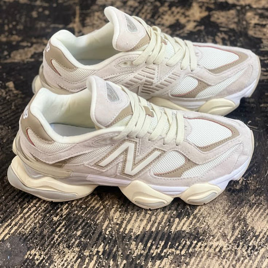 Waarom kiezen voor de New Balance 9060 Driftwood of Quartz? Vergelijk en vind jouw stijl