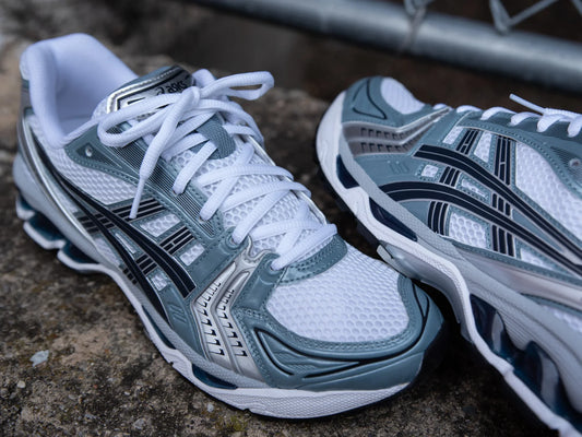 Hoe valt de ASICS Gel-Kayano 14 White Fjord Grey? Pasvorm en maatadvies