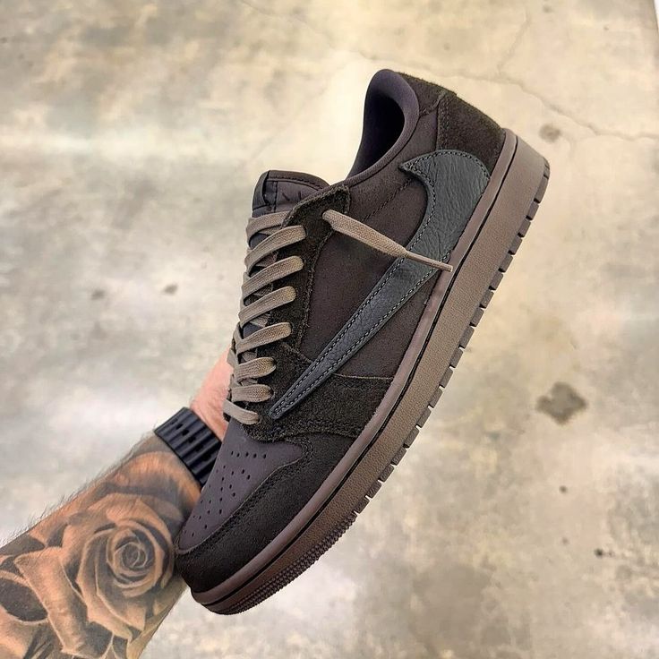 Jordan 1 Retro Low OG SP Travis Scott Velvet Brown – Nu verkrijgbaar bij Capri Amsterdam