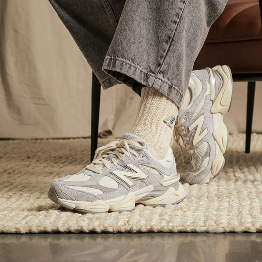 Waarom influencers massaal kiezen voor de New Balance 9060 Sea Salt Brown