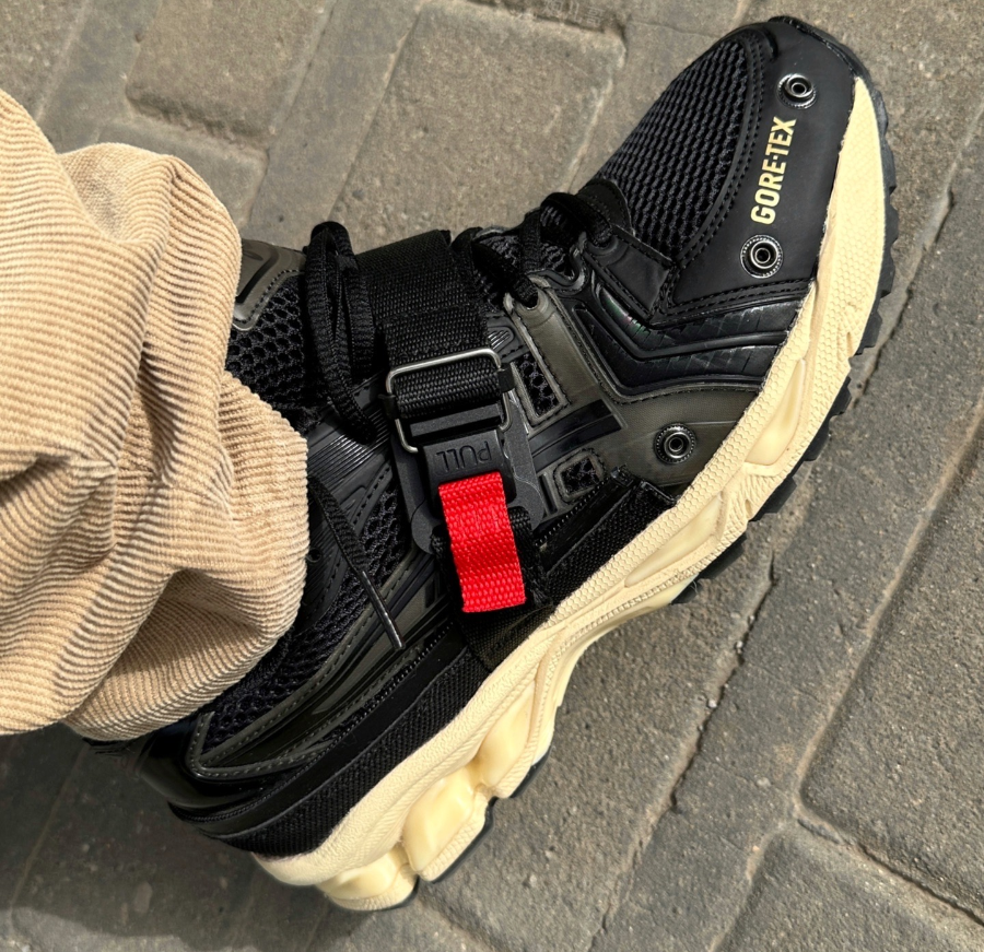ASICS Bespoke Gel-Keyano 14 Gore-Tex Beams Moskitonetz
