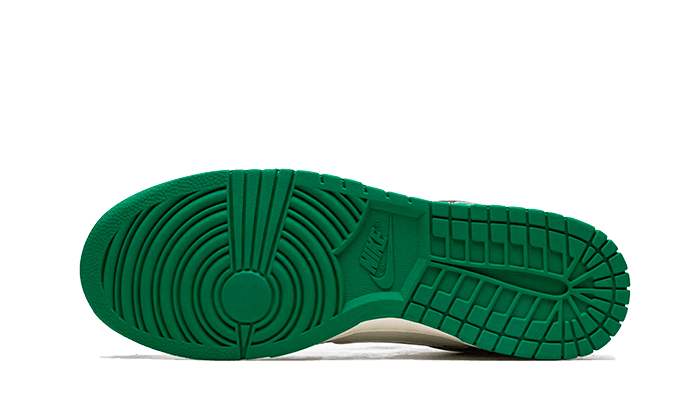 Nike Dunk Low SE Lotteriegrün Blasses Elfenbein
