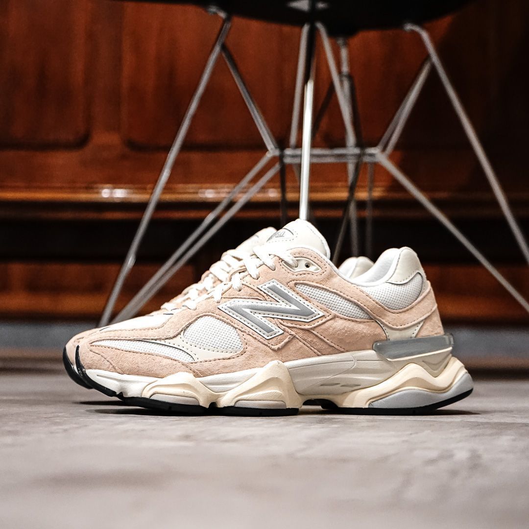 New Balance 9060 Vintage Rose