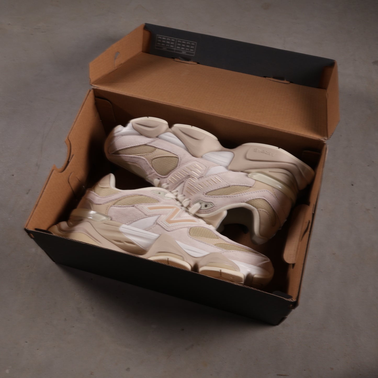 New Balance 9060 Beige (SALE)