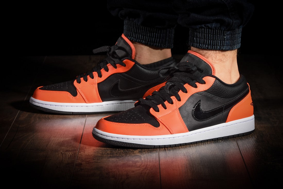 Jordan 1 Low SE Black Turf Orange