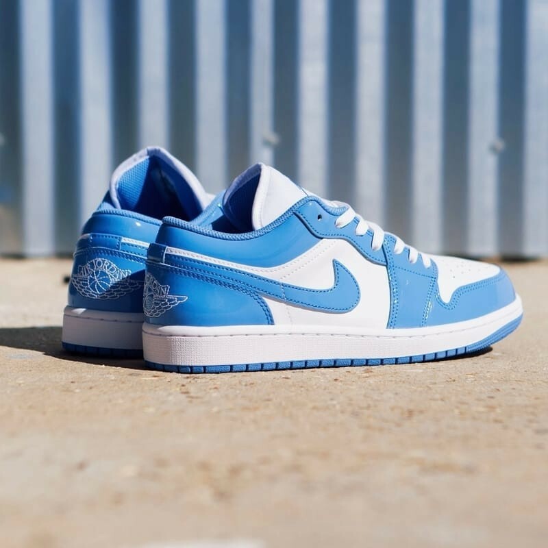 Jordan 1 Low SE Weiß Legend Blau