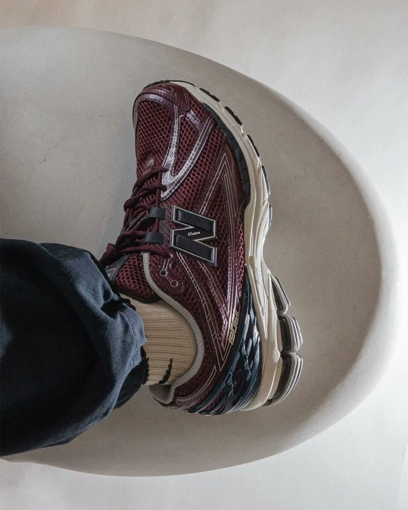 New Balance 1906R Burgunder Schwarz