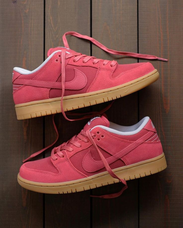 Nike SB Dunk Low Adobe