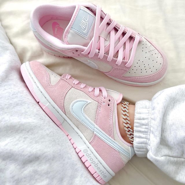 Nike Dunk Low LX Rosa Schaum