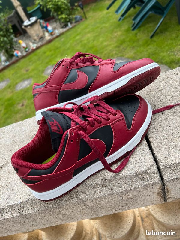 Nike Dunk Low Next Nature Dunkle Rote Bete