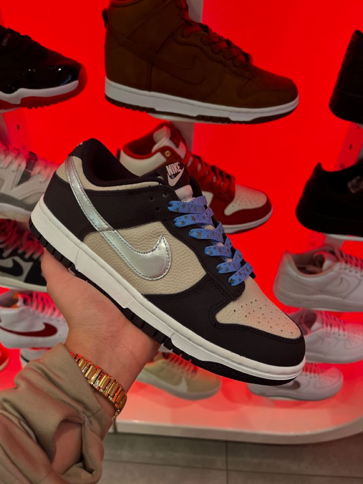 Nike Dunk Low Starry Laces