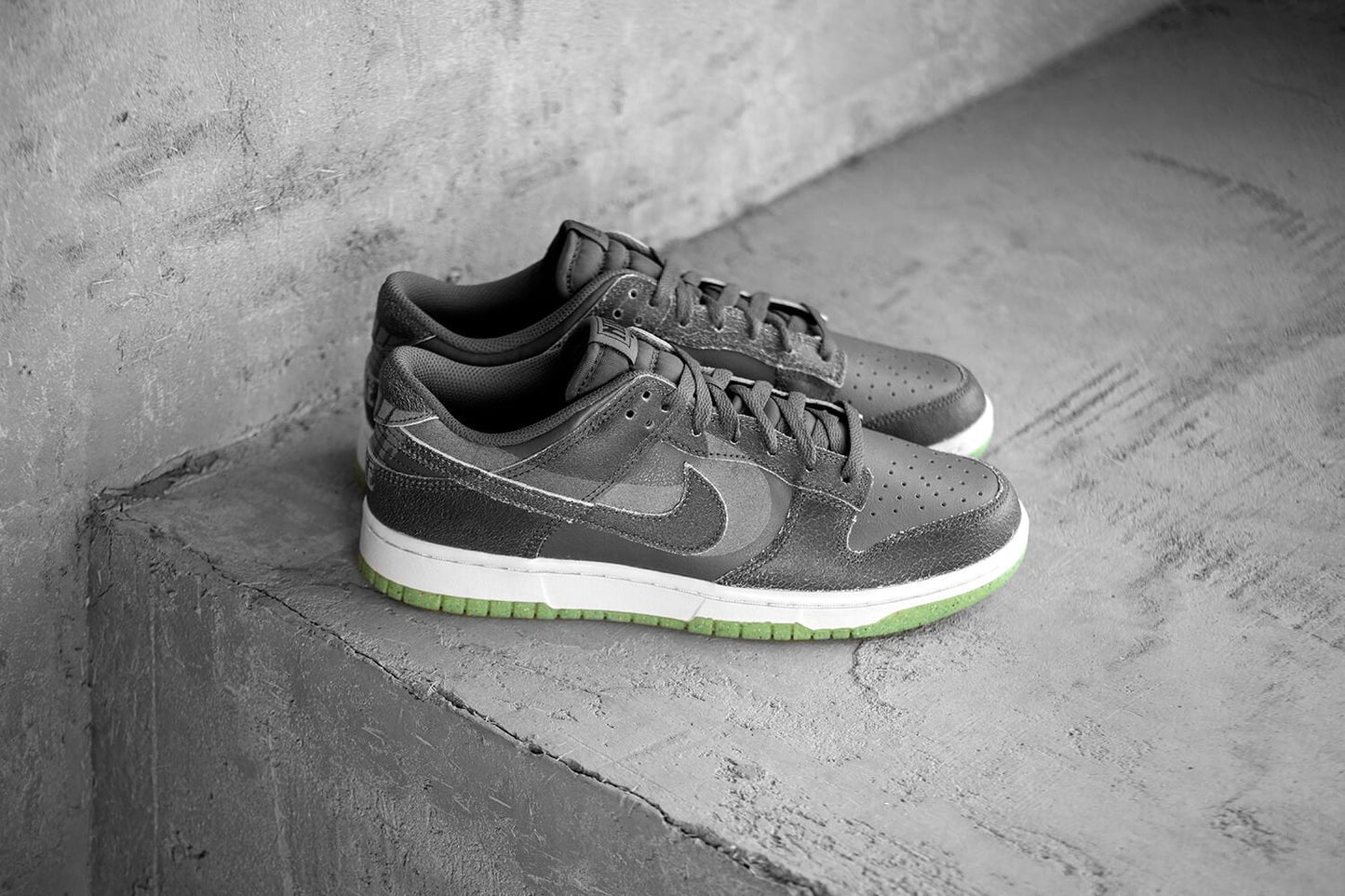 Nike Dunk Low Swoosh Shadow Eisengrau