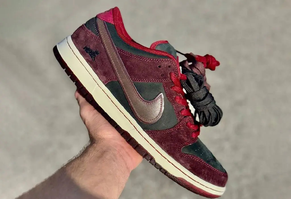 Nike SB Dunk Low Riot Skateshop