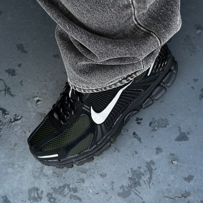 Nike Zoom Vomero 5 Schwarz Sequoia