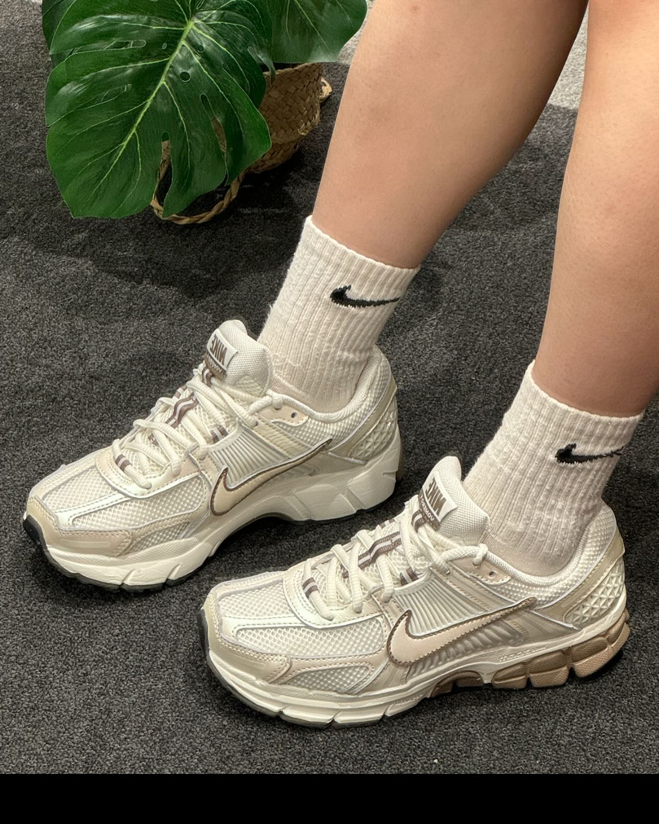 Nike Zoom Vomero 5 Sail Nerz Braun Schwarz