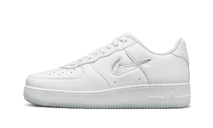 Nike Air Force 1 Low '07 Retro Farbe des Monats Jewel Swoosh Triple White