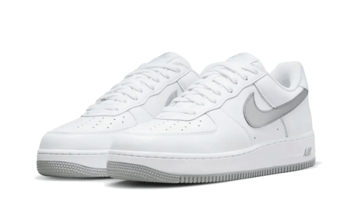 Nike Air Force 1 Low Retro Farbe des Monats Metallic Silver