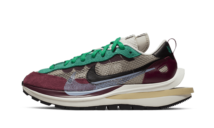 Nike Vaporwaffle Sacai Villain Red Neptune Green