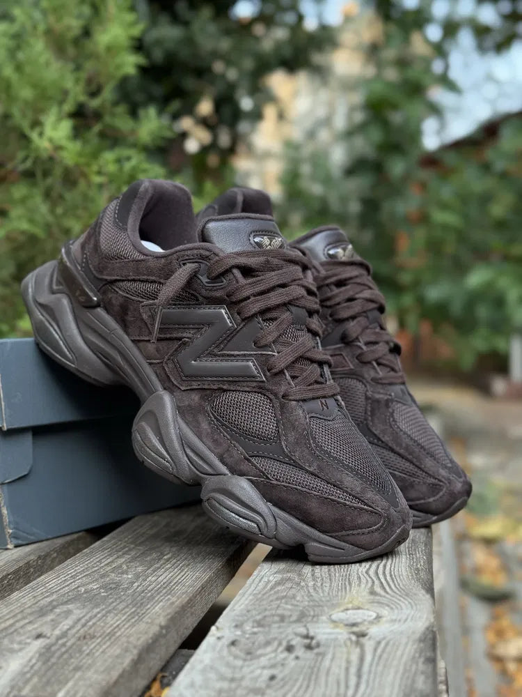 New Balance 9060 Chocolate Brown – warme luxe in een tijdloos design