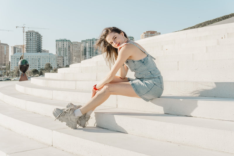 Stijltips voor sneakers met unieke patronen en kleuren