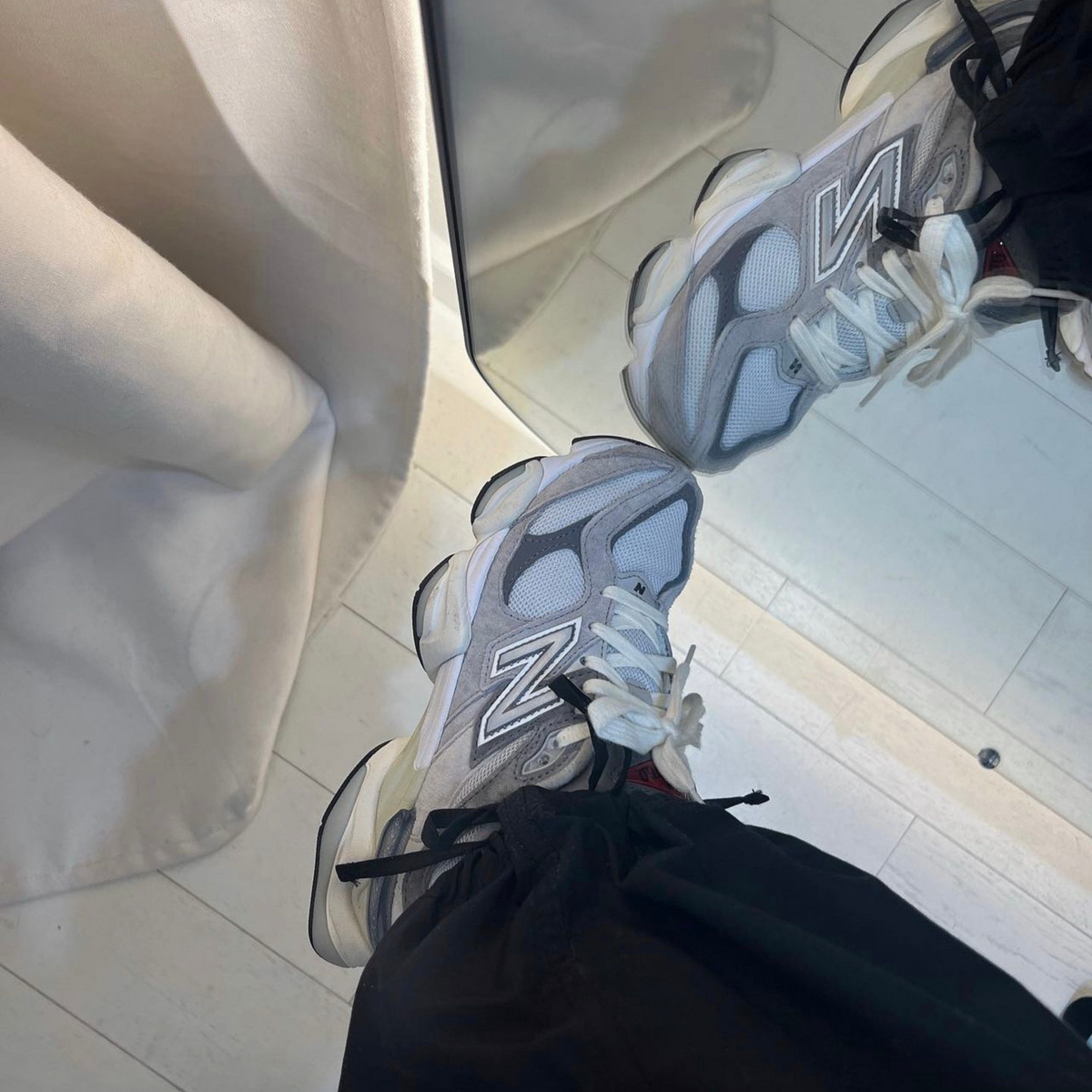 New Balance 9060 Regenwolkengrau