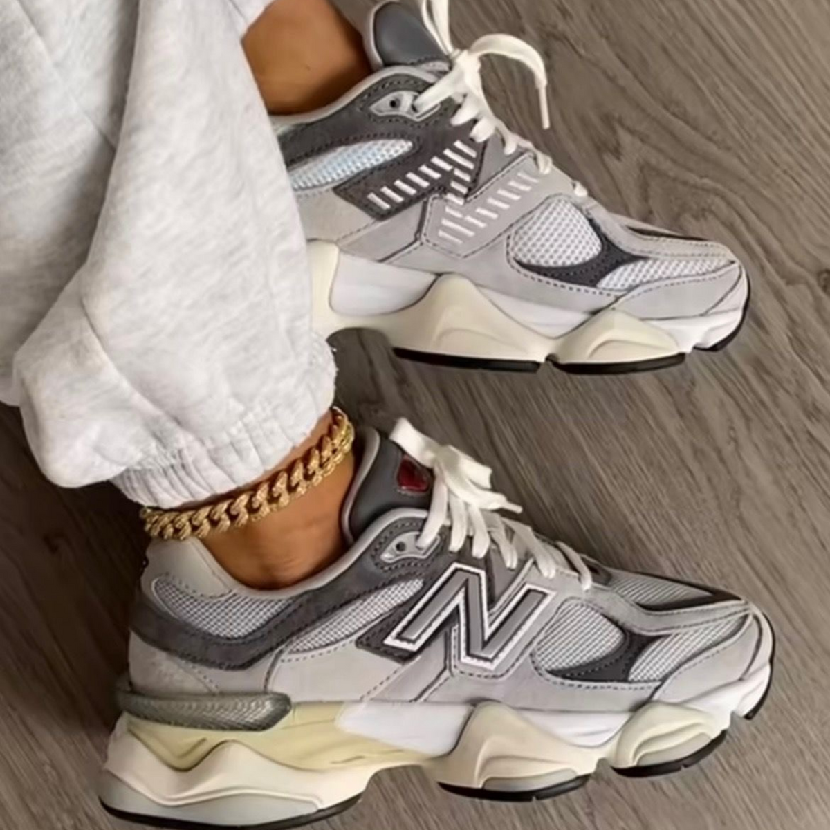 New Balance 9060 Regenwolkengrau