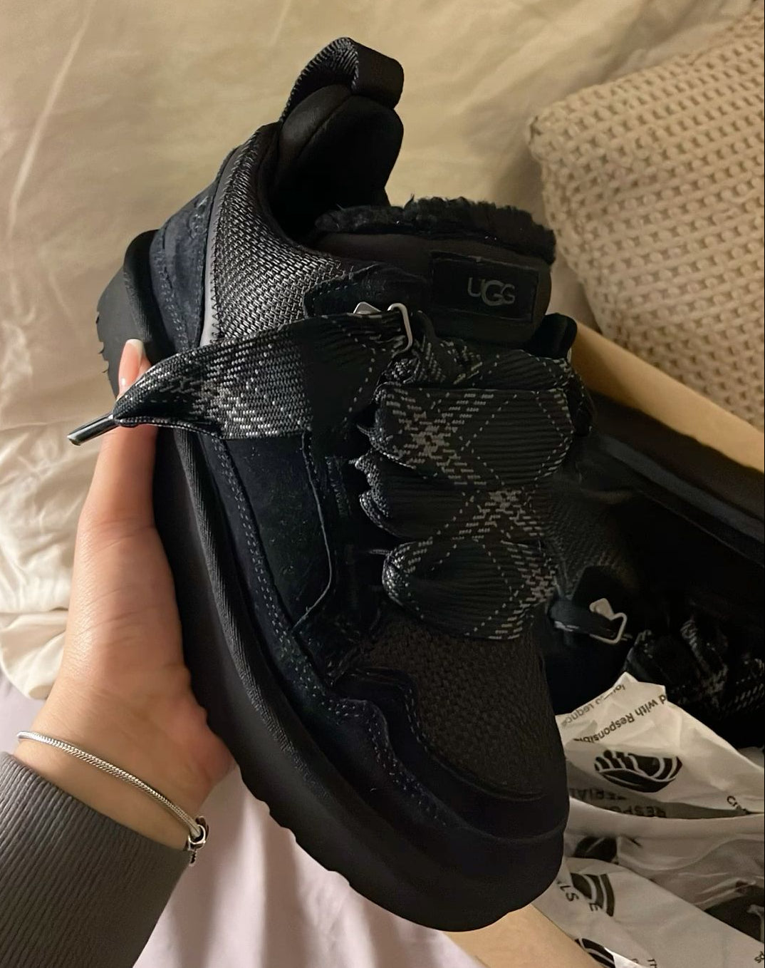 UGG Lowmel Black (SALE)