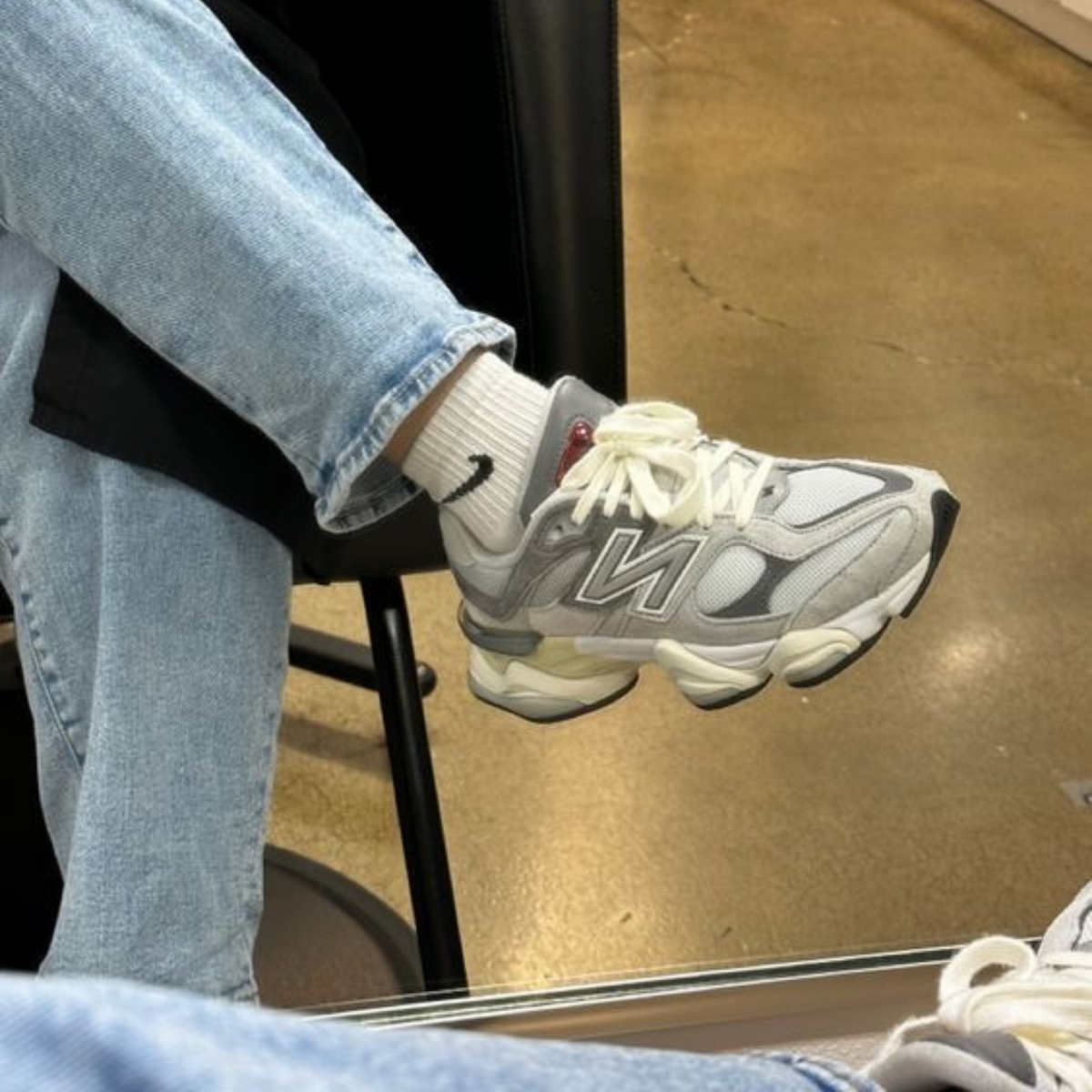 New Balance 9060 Regenwolkengrau