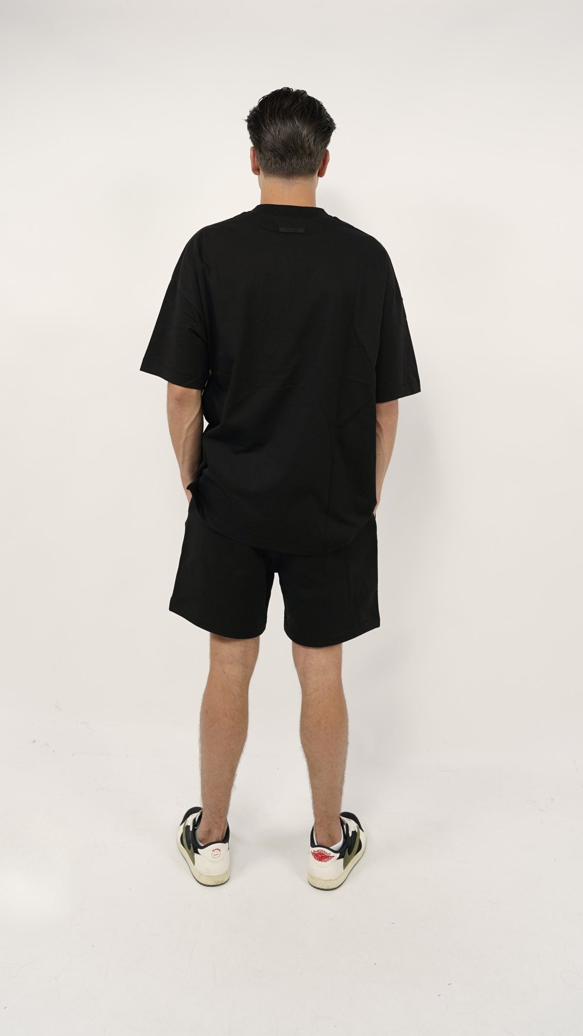 Fear of God Essentials FW24 Schwarz-Gelbes Sommer-Set