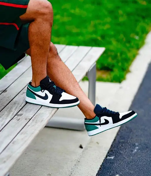 Jordan 1 Low Weiß Schwarz Mystic Grün