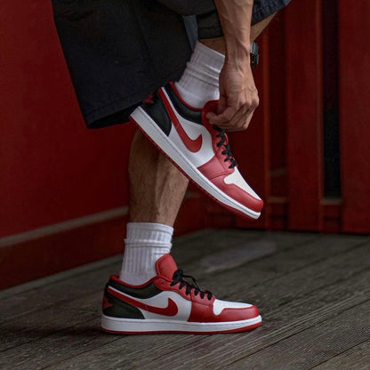 Air Jordan 1 Low Bulls