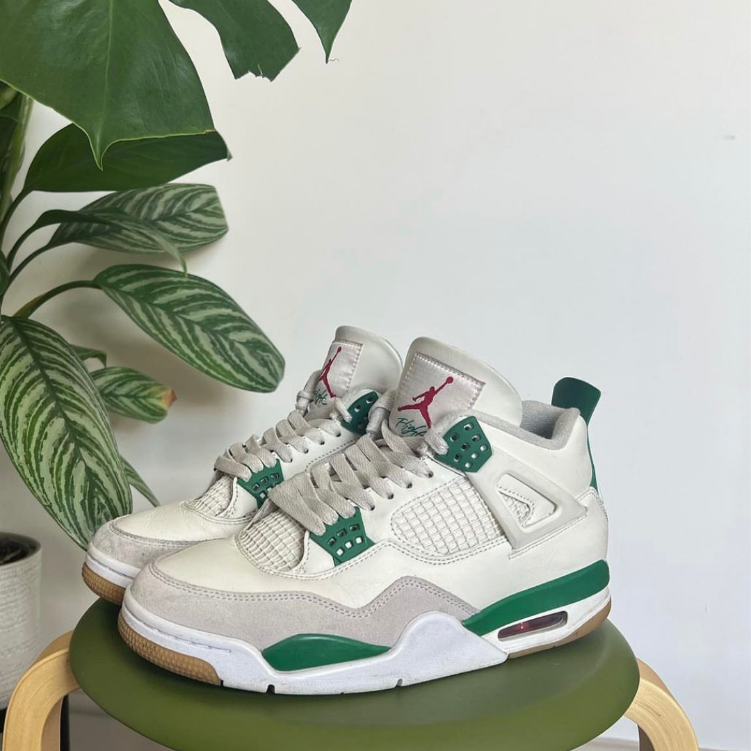 Nike SB x Air Jordan 4 Retro Kieferngrün