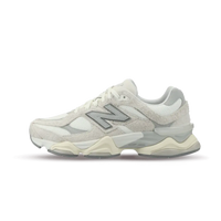 New Balance 9060 Moonbeam Sea Salt