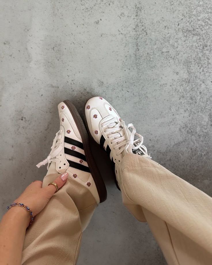 Adidas Samba Helllila Blumenmuster (Damen)