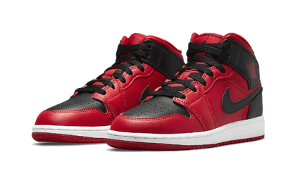 Air Jordan 1 Mid Reverse Bred