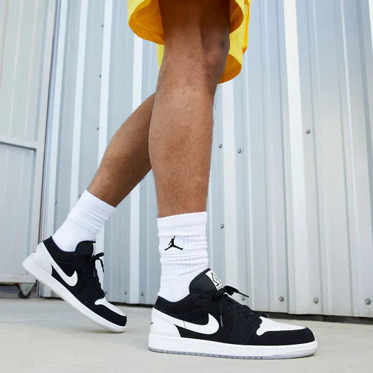 Air Jordan 1 Low Black White Diamond