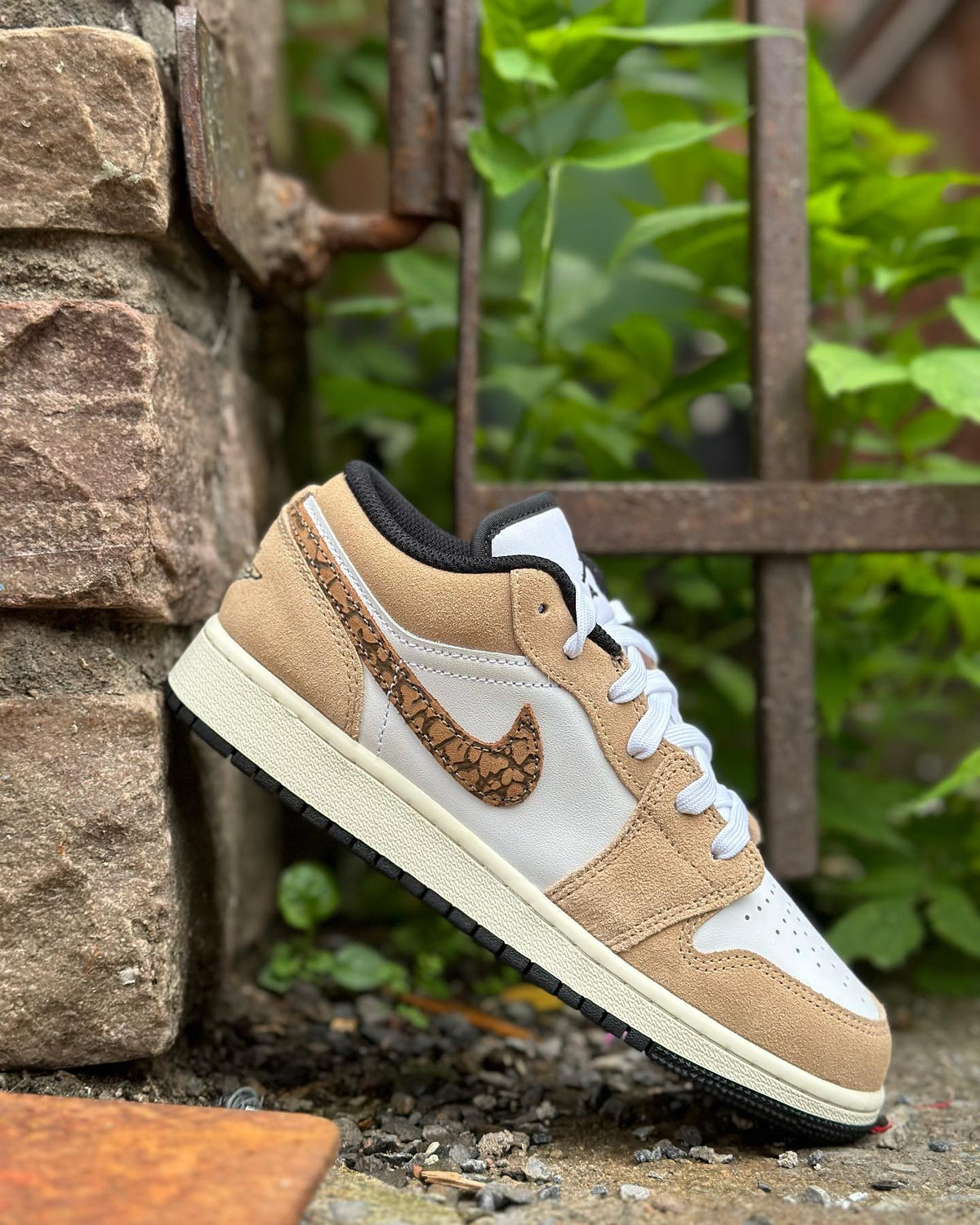 Air Jordan 1 Low SE Brauner Elefant
