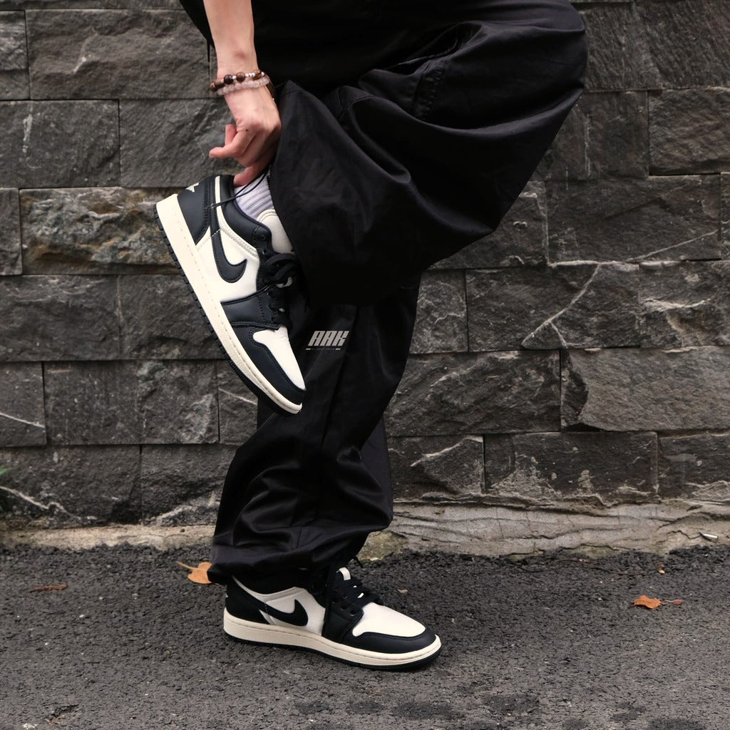 Air Jordan 1 Low SE Vintage Panda