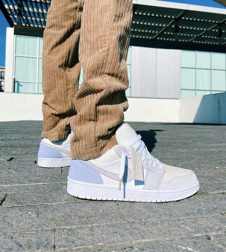 Air Jordan 1 Low Sky Grey Paris