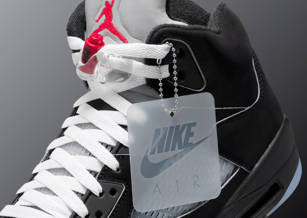 Air Jordan 5 Schwarz Metallic neu interpretiert