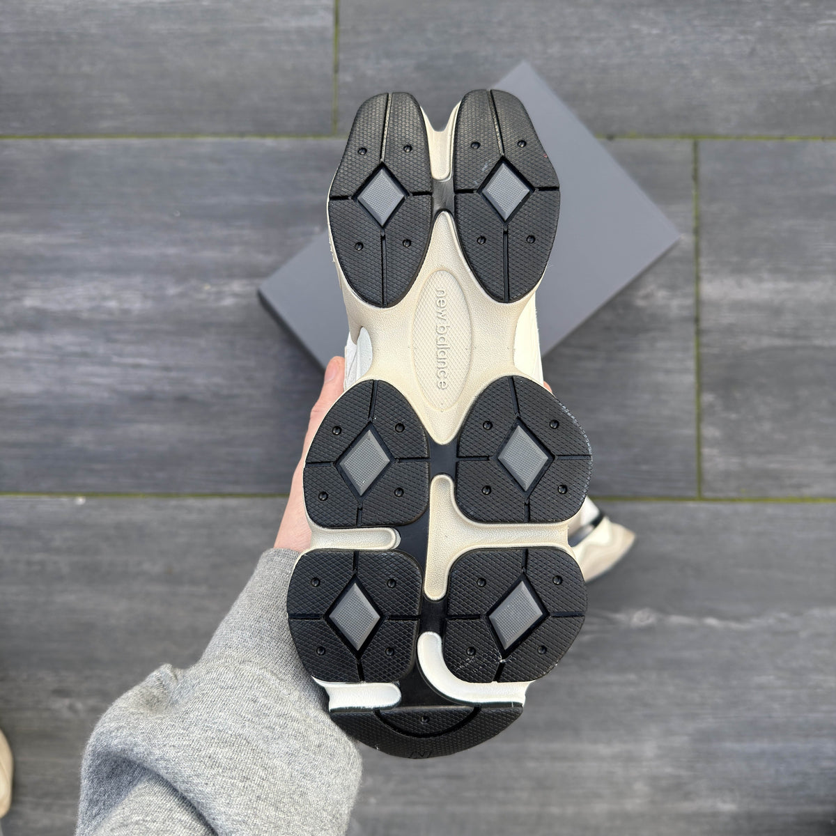 New Balance 9060 Beige Creme