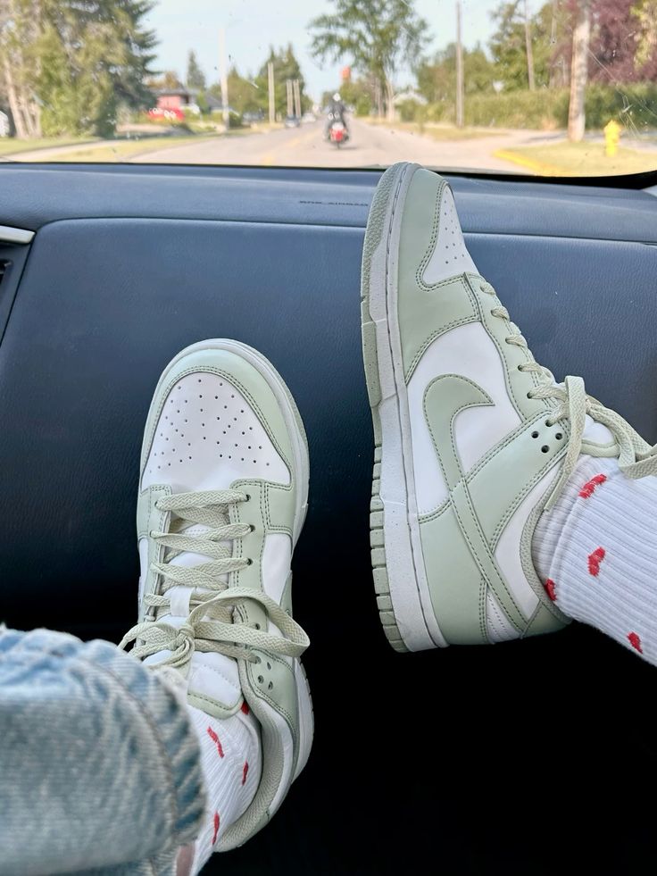 Dunk Low Next Nature Olive Aura