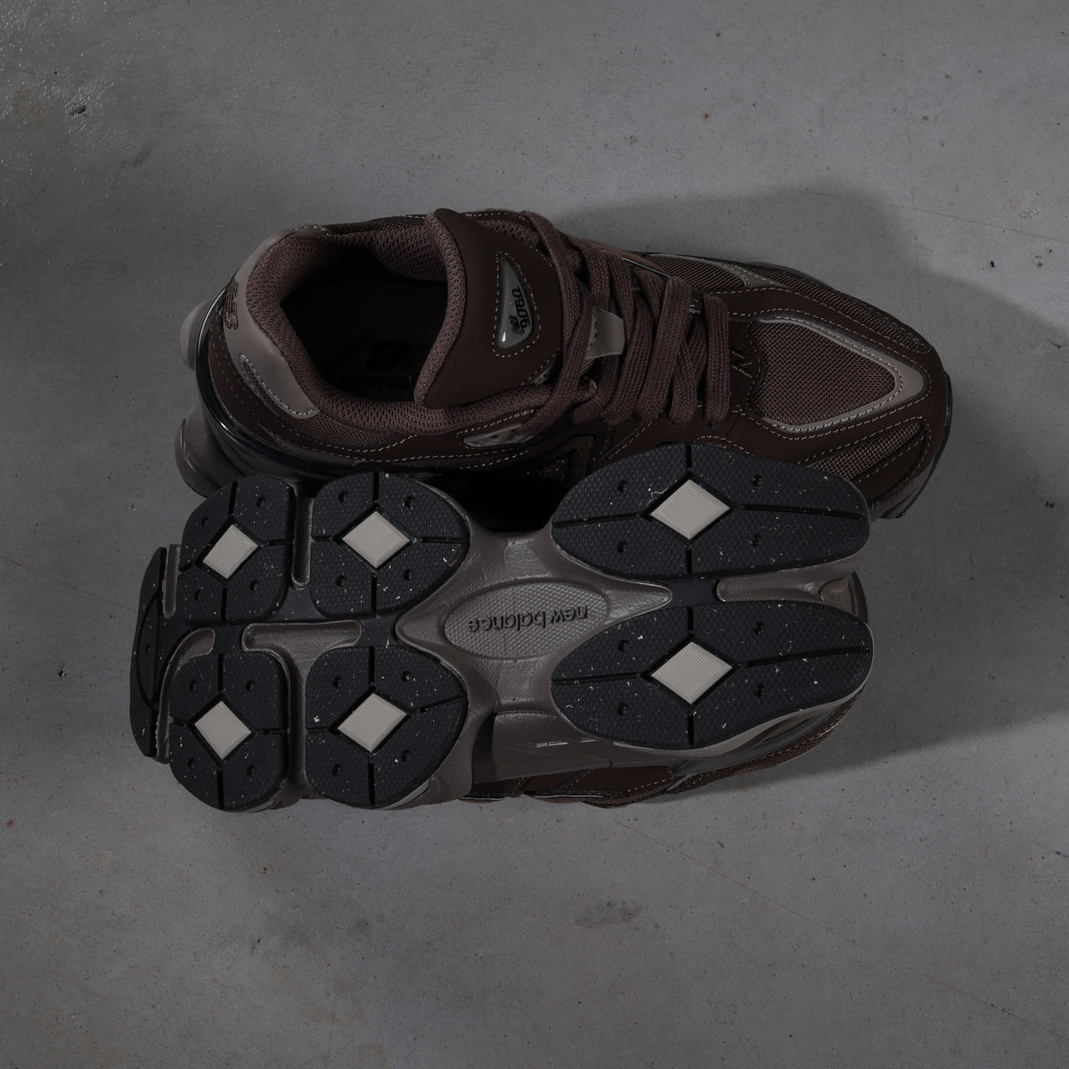 New Balance 9060 Mono Cortado (SALE)