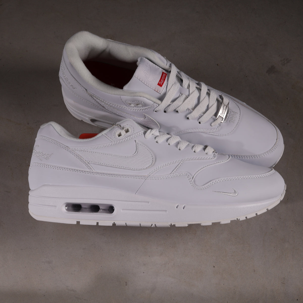 Supreme X Nike Air Max 1 87 Triple White