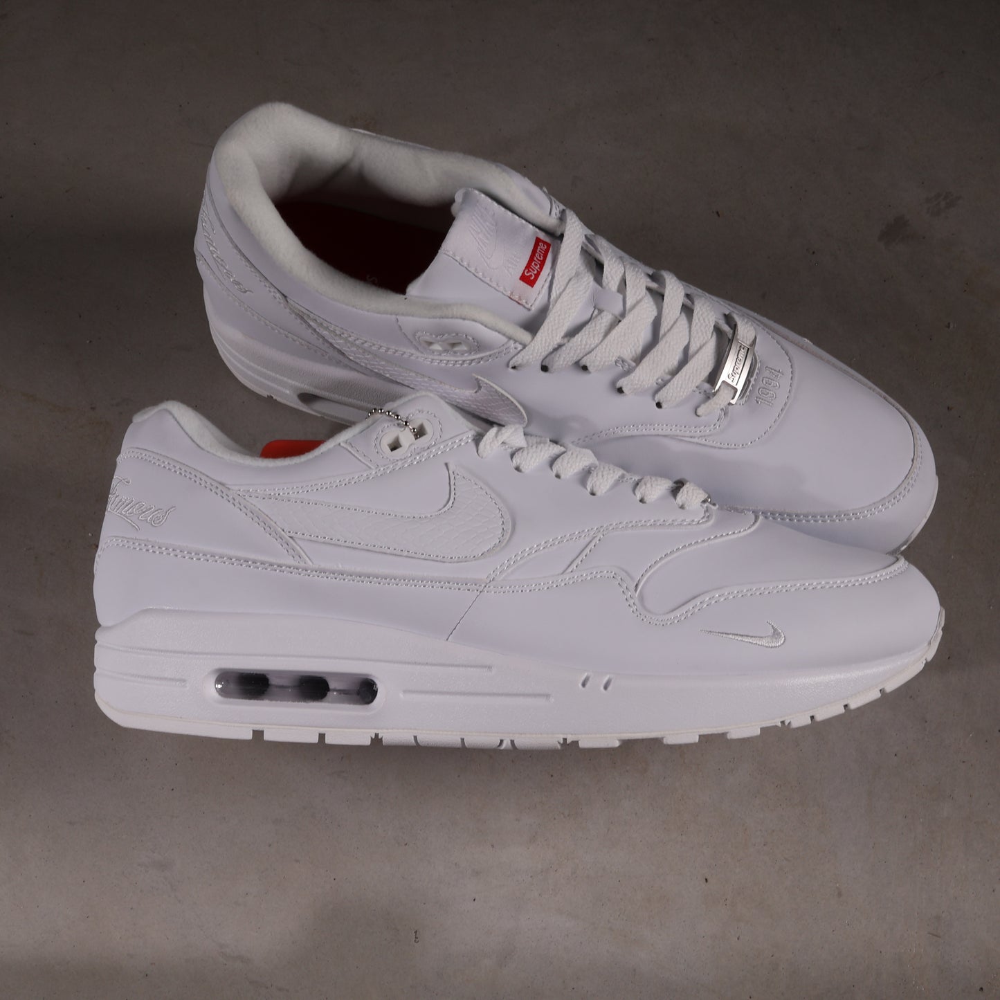 Supreme X Nike Air Max 1 87 Triple White
