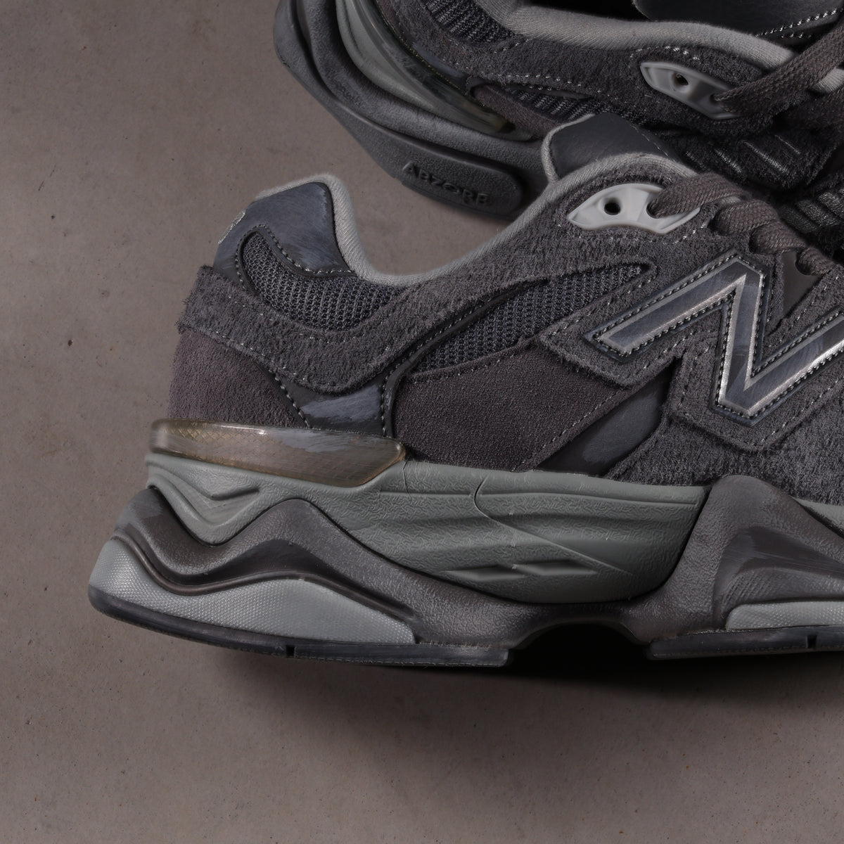 New Balance 9060 Magnet (SALE)