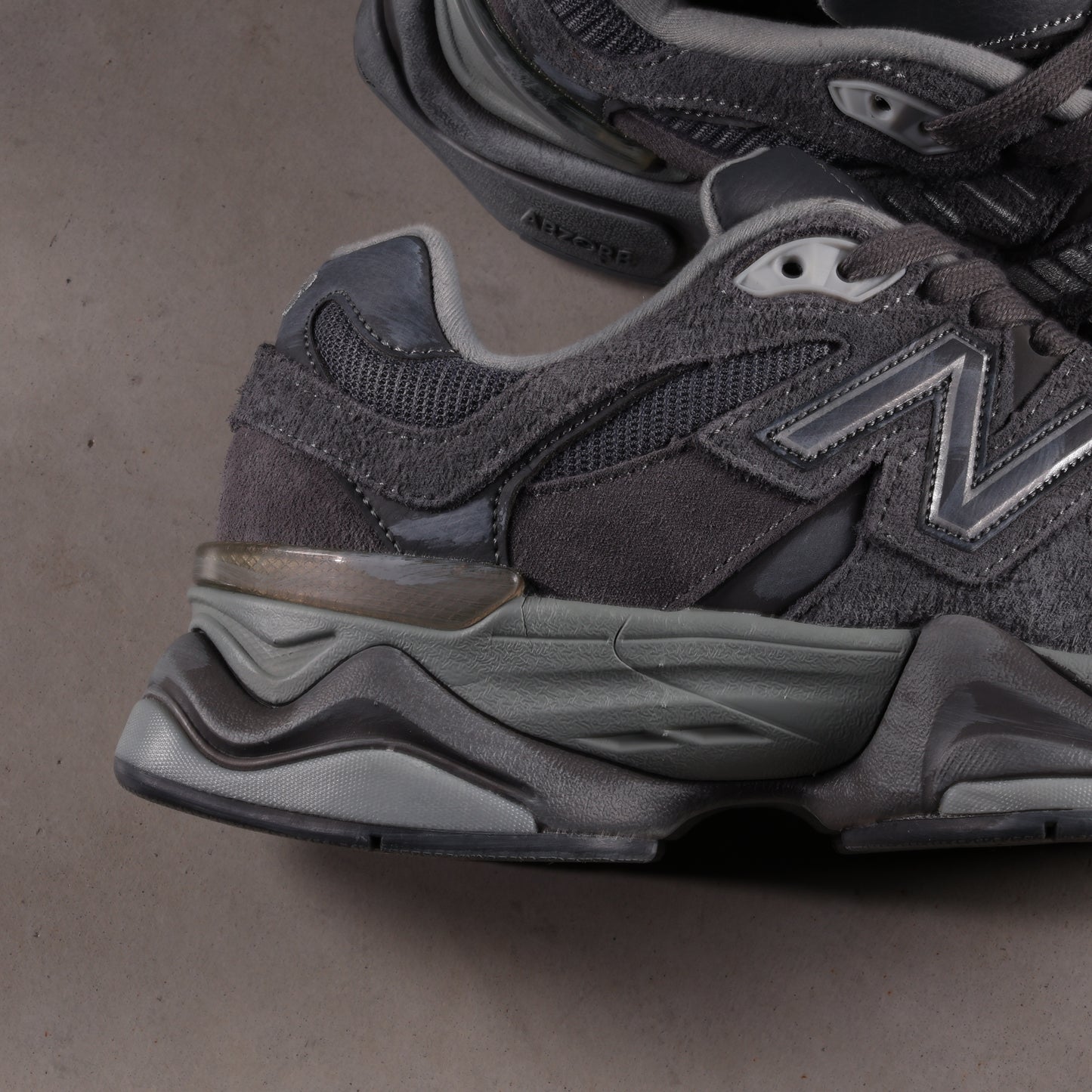New Balance 9060 Magnet (SALE)
