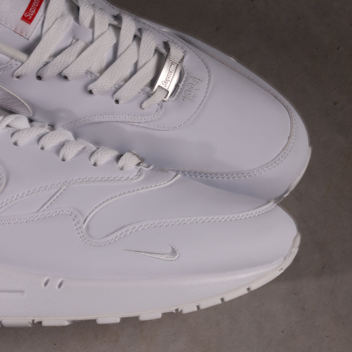 Supreme X Nike Air Max 1 87 Triple White