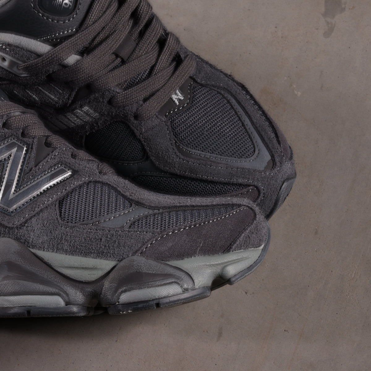 New Balance 9060 Magnet (SALE)