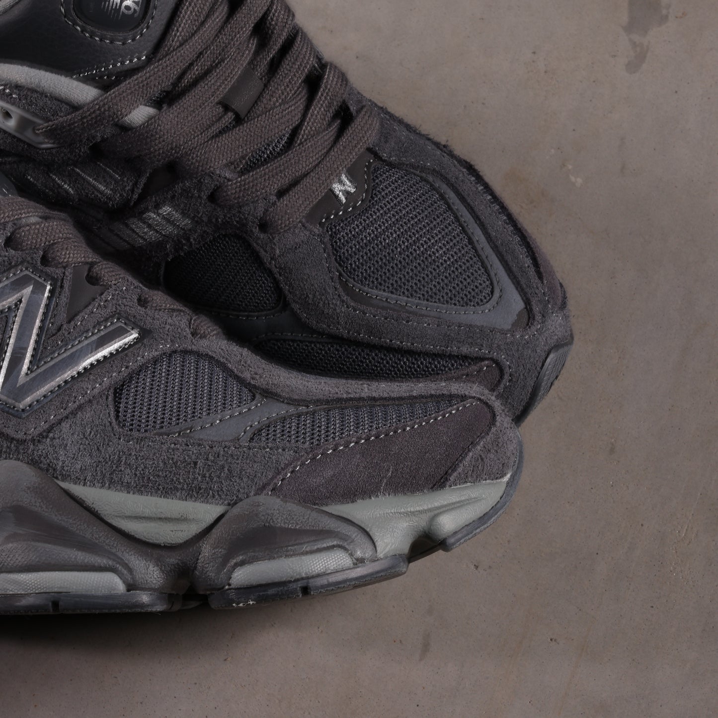 New Balance 9060 Magnet (SALE)